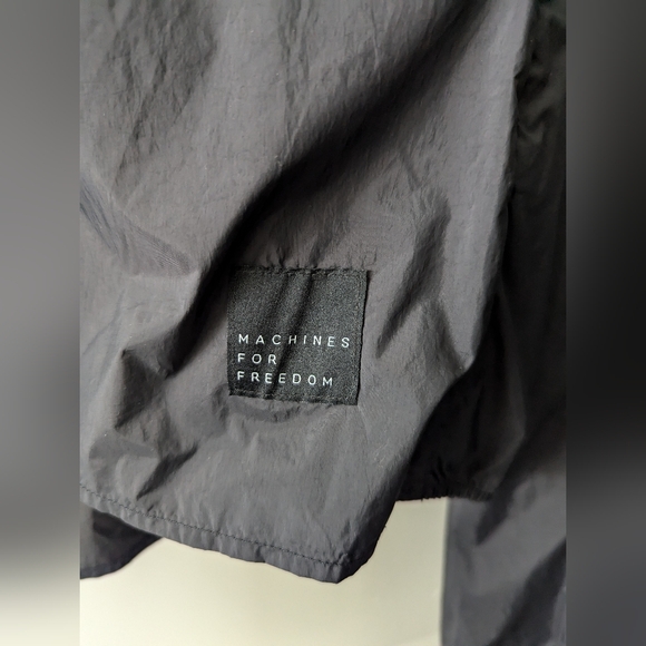 Machines for Freedom Packable Windbreaker Medium Black - Picture 4 of 9